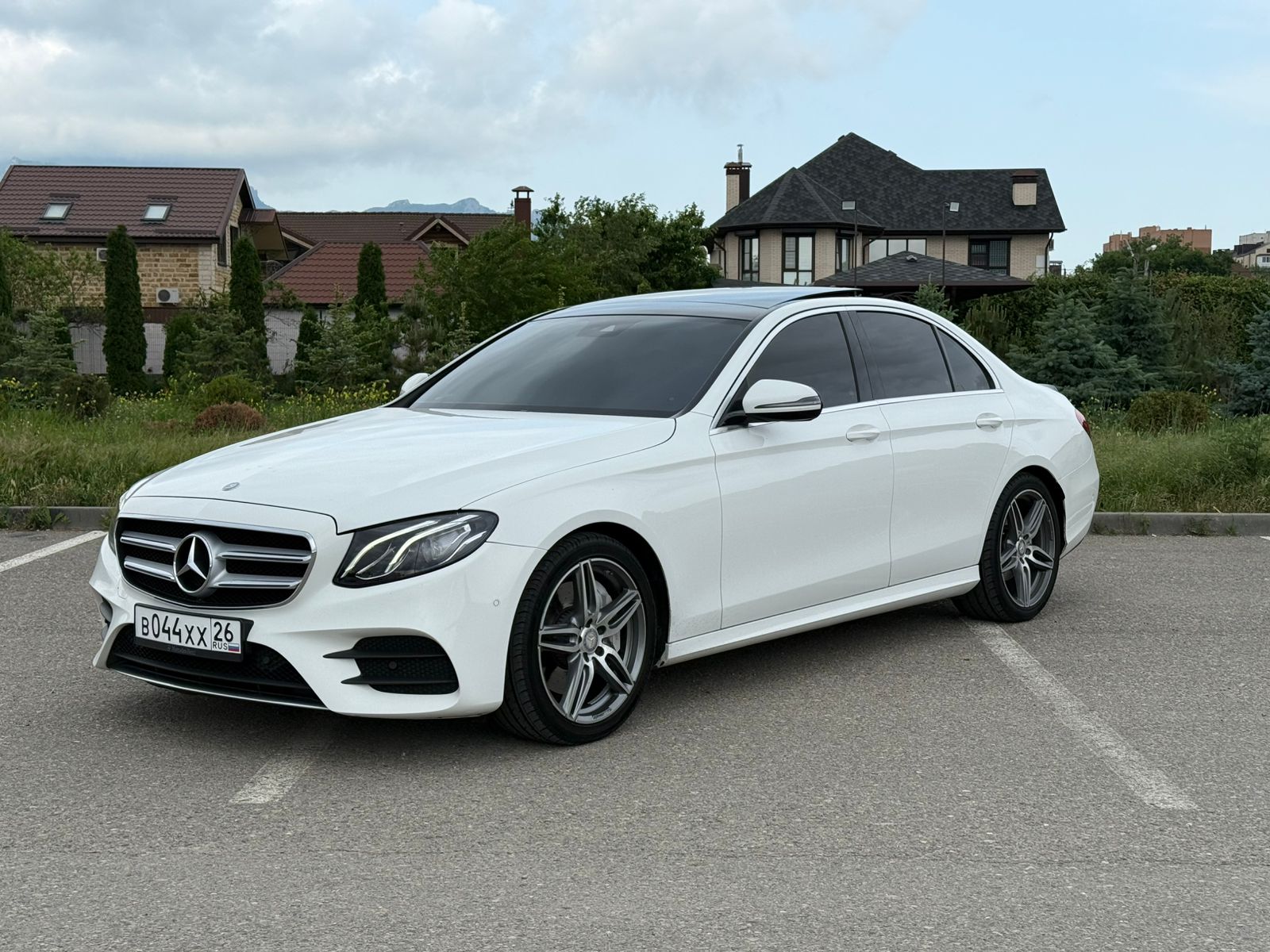 Mercedes-Benz E-Класс E300